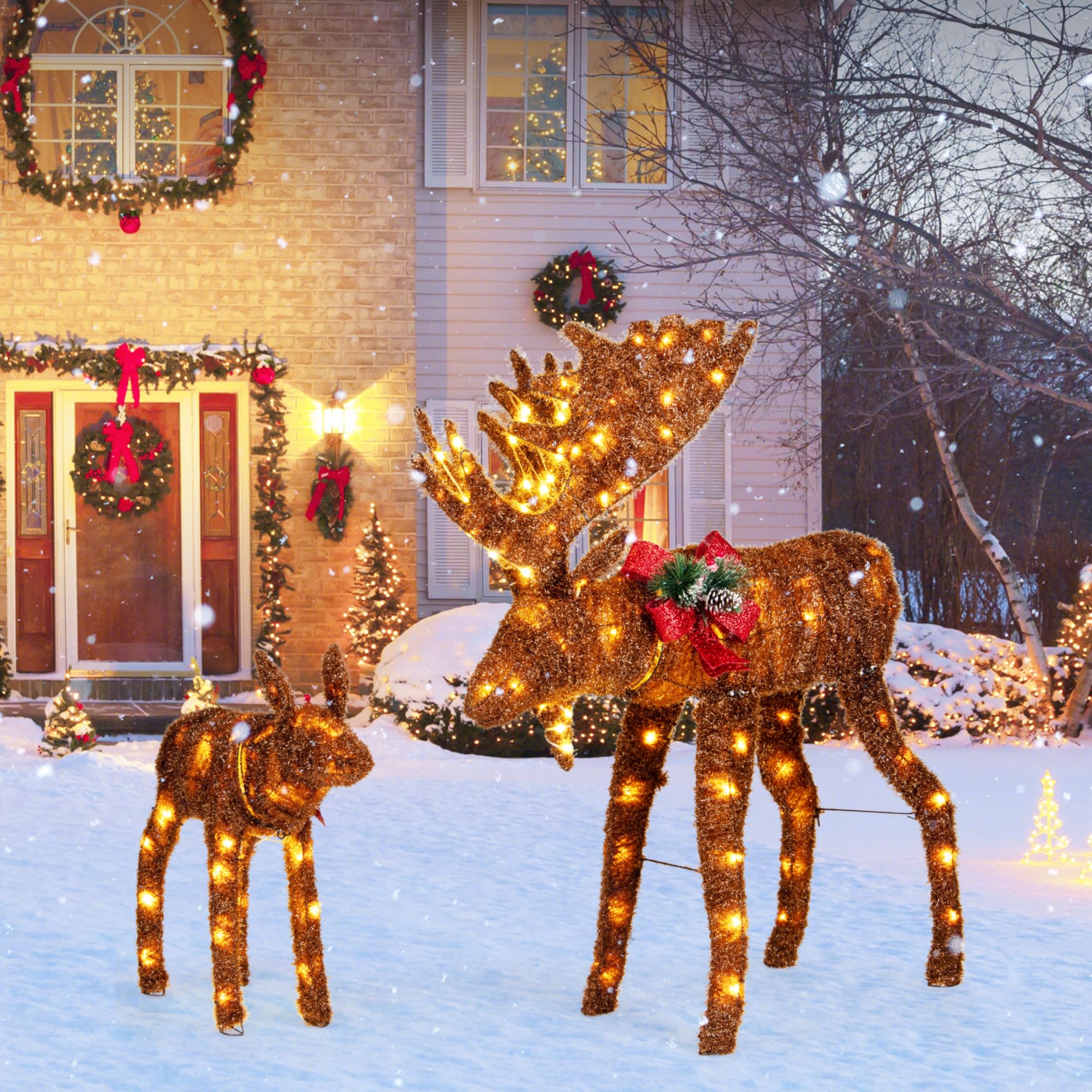 Tangkula 2-Piece Lighted Christmas Moose Family Set, Light-Up Reindeers with 170 Warm White LED Lights